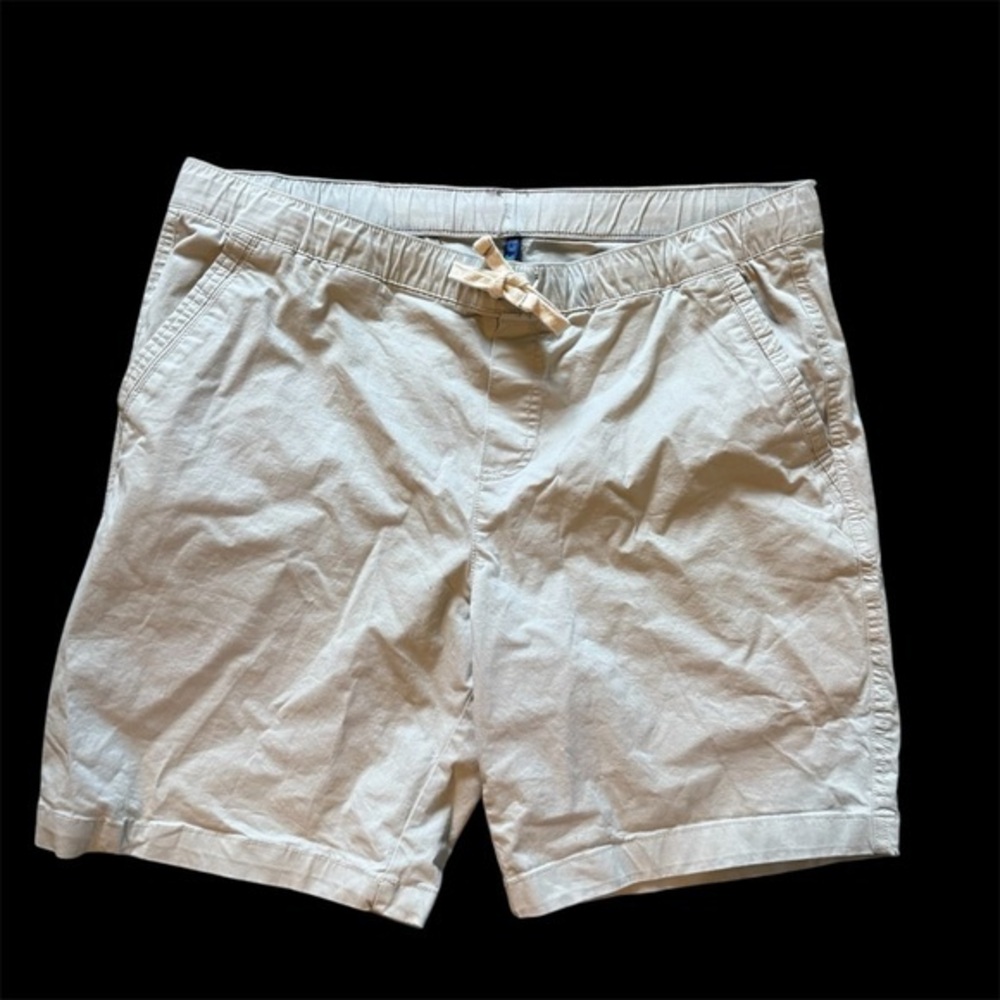 Charleston Threads Men’s Elastic Waist Drawstring Shorts – Tan Chino Style